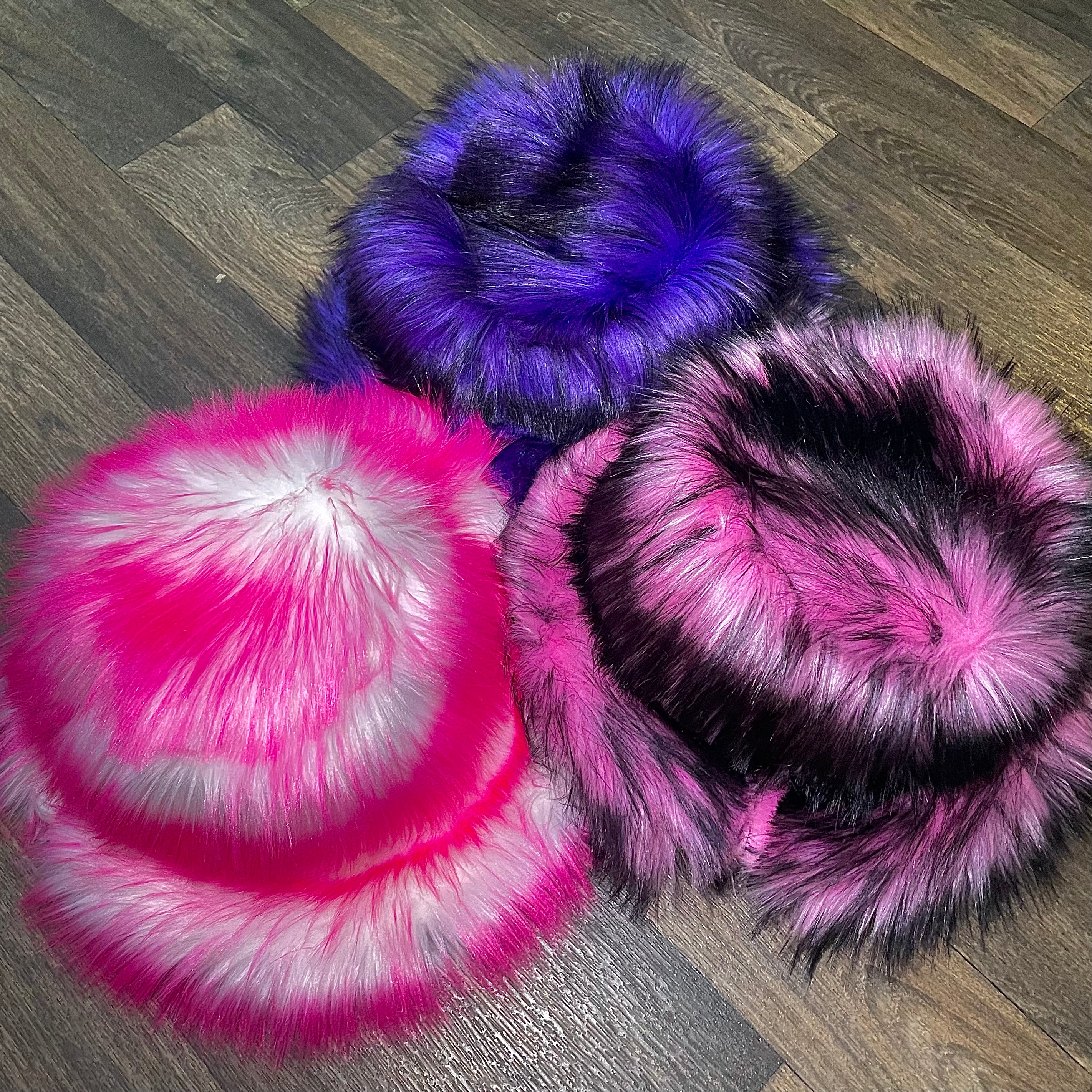 Valentine’s Day faux fur bucket hats 💕